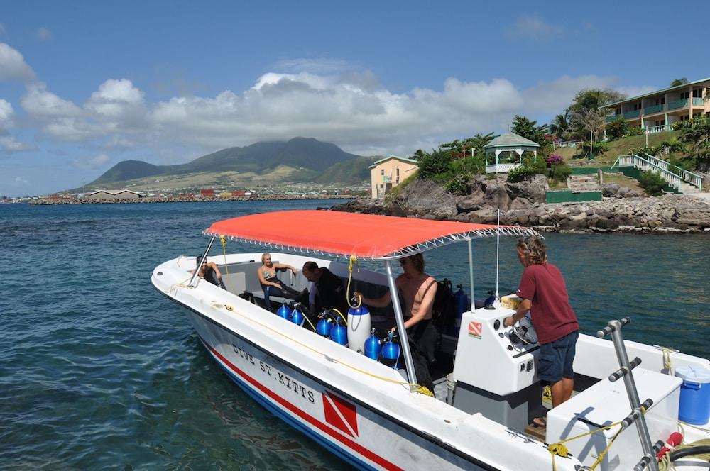 Bird Rock Beach Hotel Basseterre 外观 照片