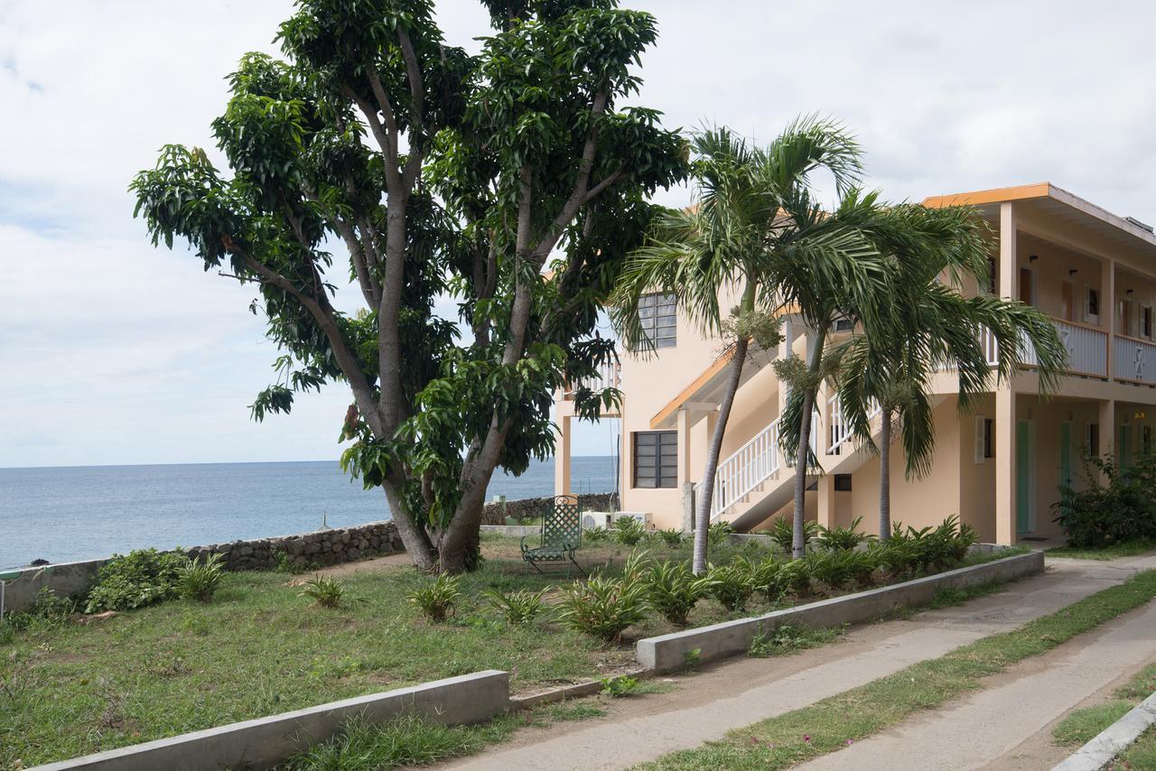 Bird Rock Beach Hotel Basseterre 外观 照片