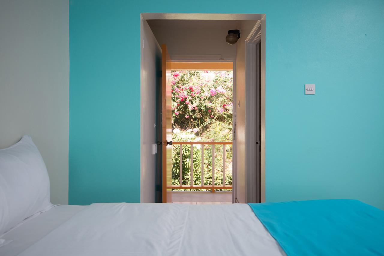 Bird Rock Beach Hotel Basseterre 外观 照片