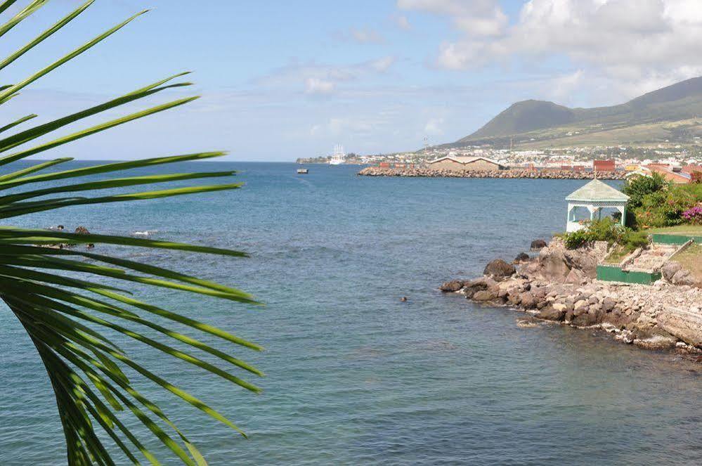 Bird Rock Beach Hotel Basseterre 外观 照片
