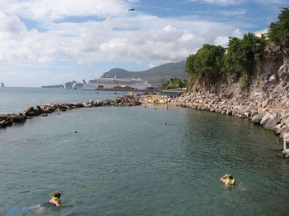 Bird Rock Beach Hotel Basseterre 外观 照片
